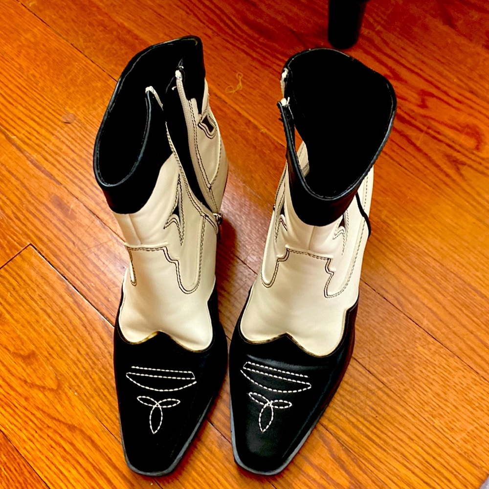 Worn once black and white forever 21 cowboy boots size 7